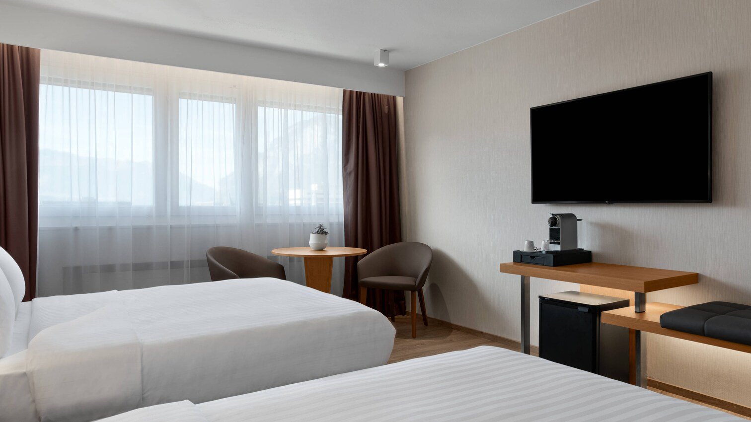 innac-guestroom-7301-hor-wide